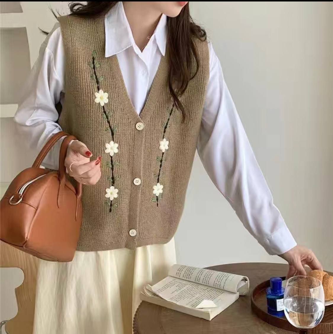 وست بافت و شومیز خارجی گلدوزی ۲۸۲